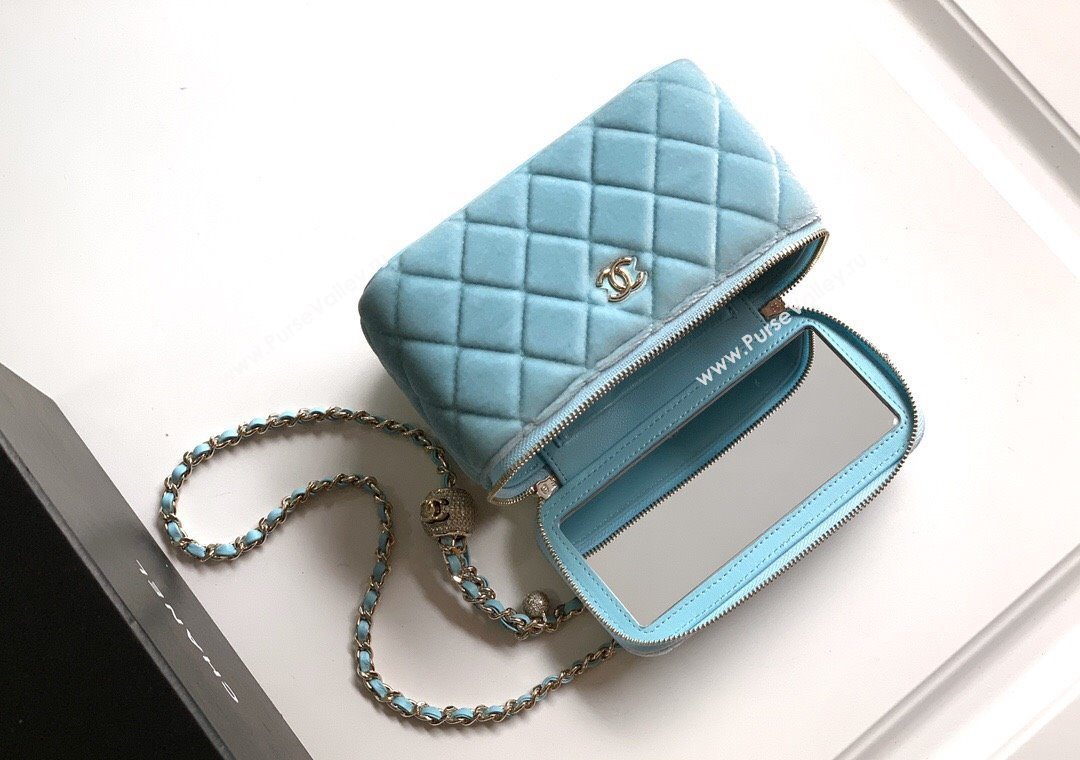 Chanel Velvet Vanity Case with Chain and Strass Ball Ice Blue 2025 CH101007 (yezi-251010126)