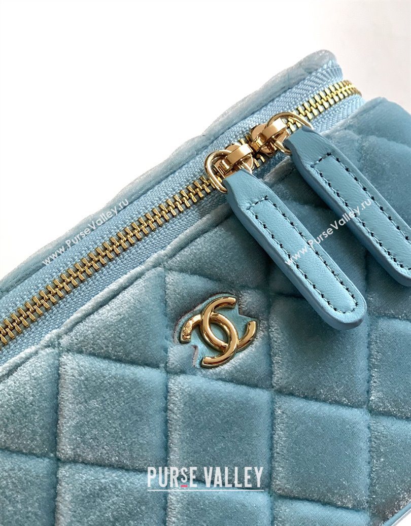 Chanel Velvet Vanity Case with Chain and Strass Ball Ice Blue 2025 CH101007 (yezi-251010126)