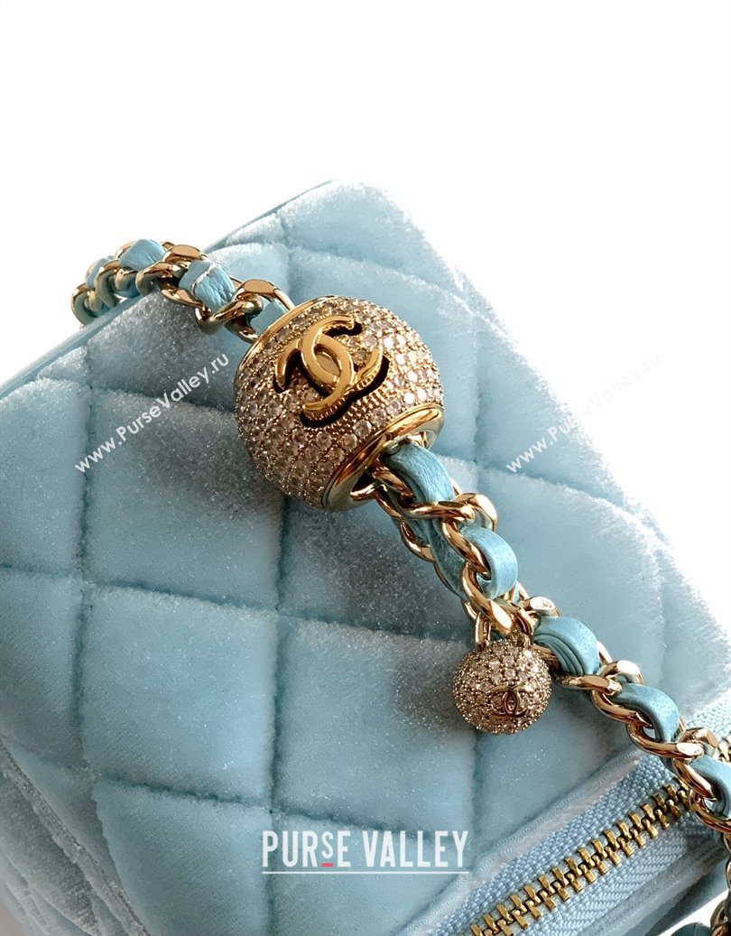 Chanel Velvet Vanity Case with Chain and Strass Ball Ice Blue 2025 CH101007 (yezi-251010126)