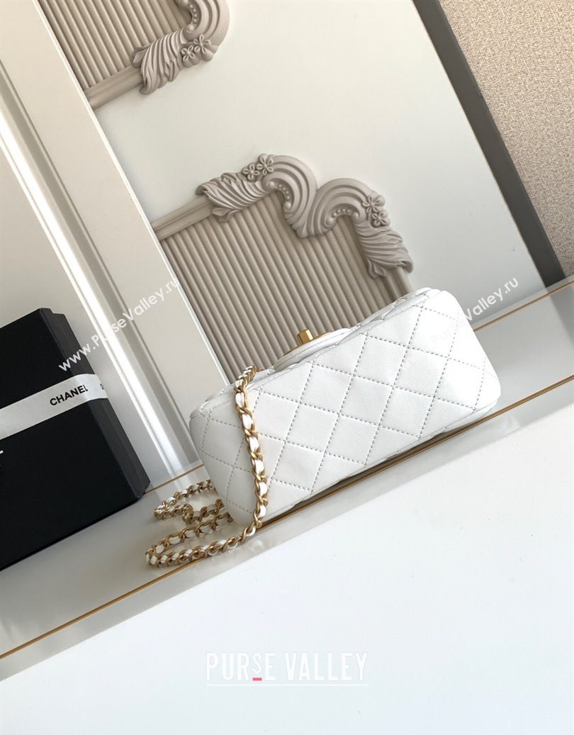 Chanel Shiny Lambskin Square Mini Flap Bag with CC Chain AS5758 White 2025 (yezi-251010163)