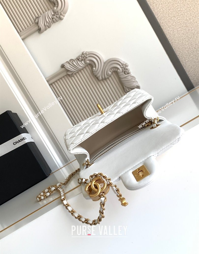 Chanel Shiny Lambskin Square Mini Flap Bag with CC Chain AS5758 White 2025 (yezi-251010163)