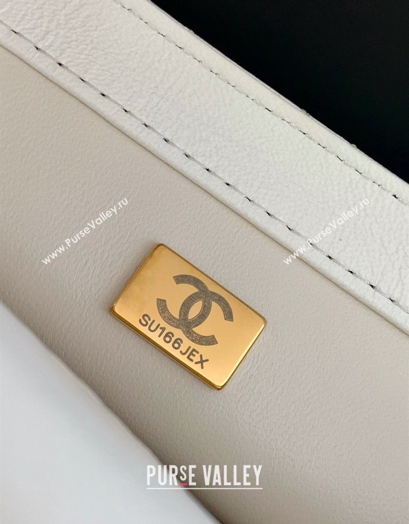 Chanel Shiny Lambskin Square Mini Flap Bag with CC Chain AS5758 White 2025 (yezi-251010163)