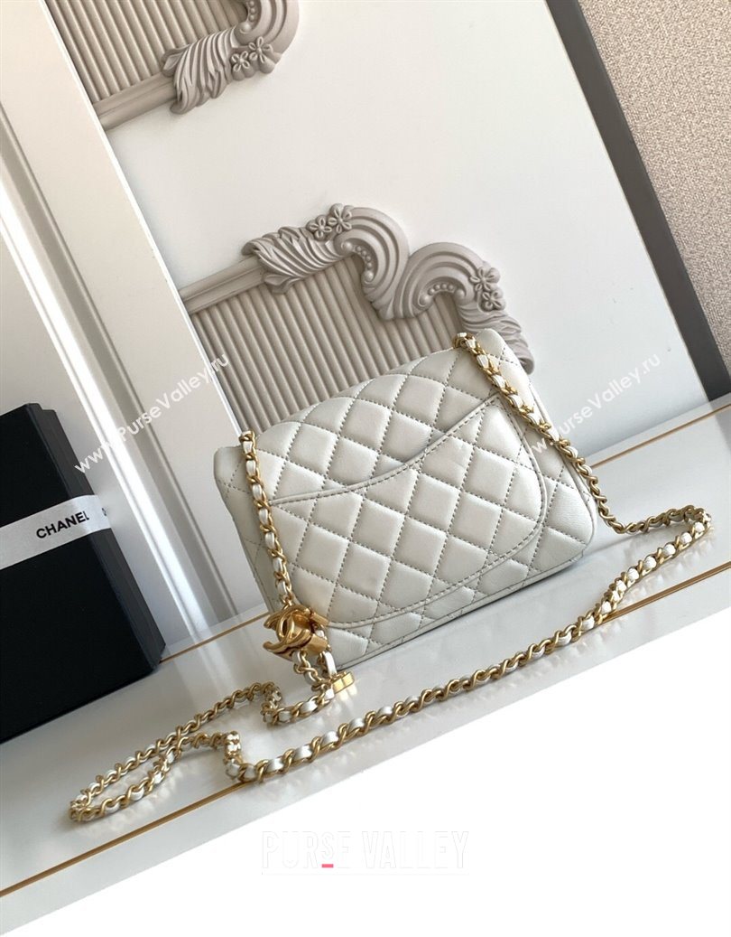 Chanel Shiny Lambskin Square Mini Flap Bag with CC Chain AS5758 Light Grey 2025 (yezi-251010165)