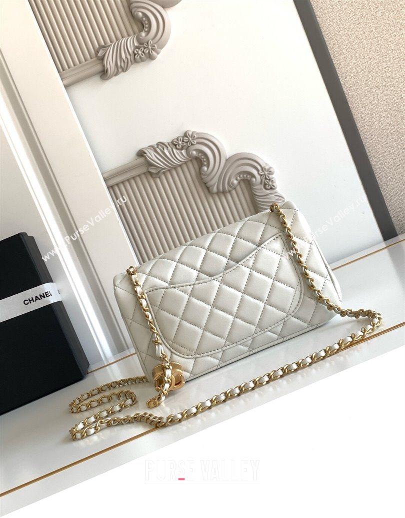 Chanel Shiny Lambskin Mini Flap Bag with CC Chain AS5759 Light Grey 2025 (yezi-251010172)