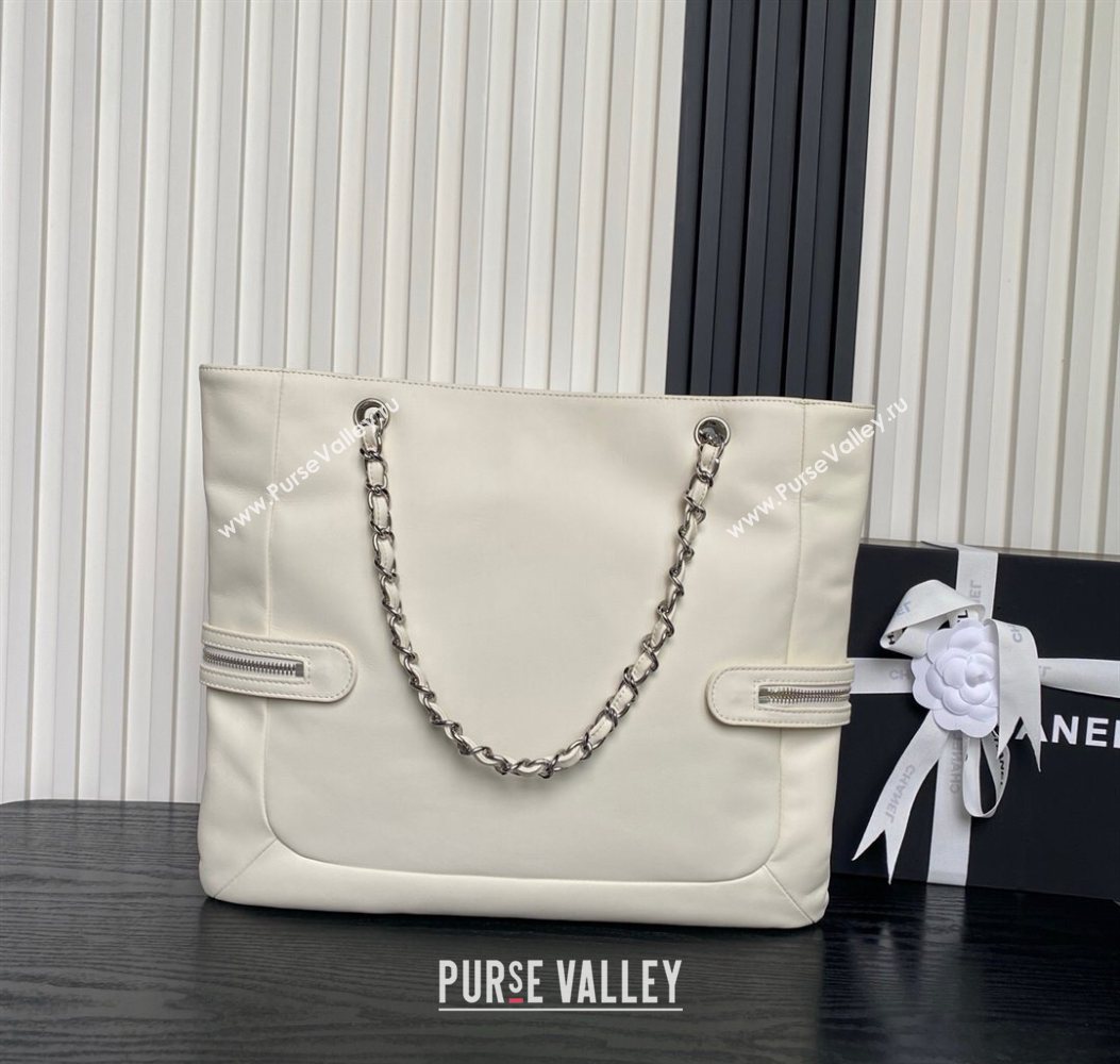 Chanel Printed Leather Vintage Airport Shopping Bag A9901 White/Black 2025 (yezi-251010005)