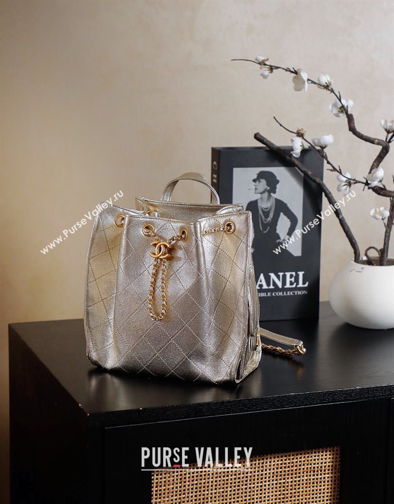 Chanel Grained Calfskin 25 Medium Backpack Bag Champagne Gold 2025 AS5600 (yezi-251009097)