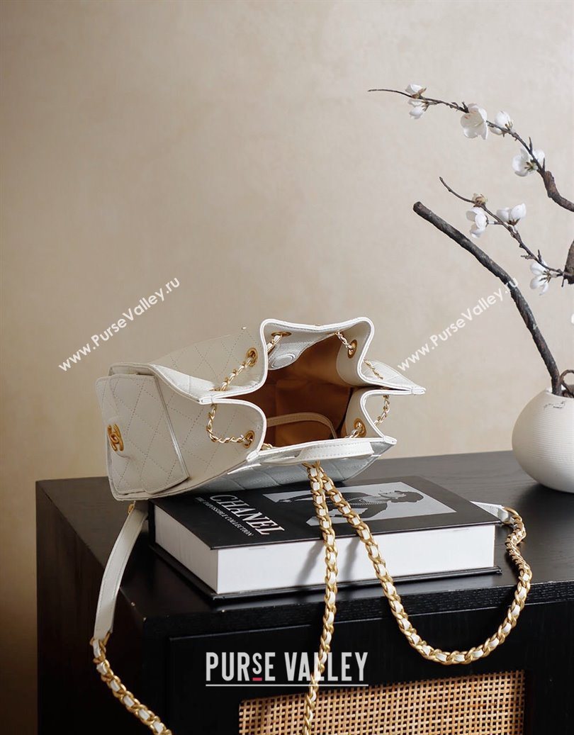 Chanel Grained Calfskin 25 Medium Backpack Bag White 2025 AS5600 (yezi-251009103)