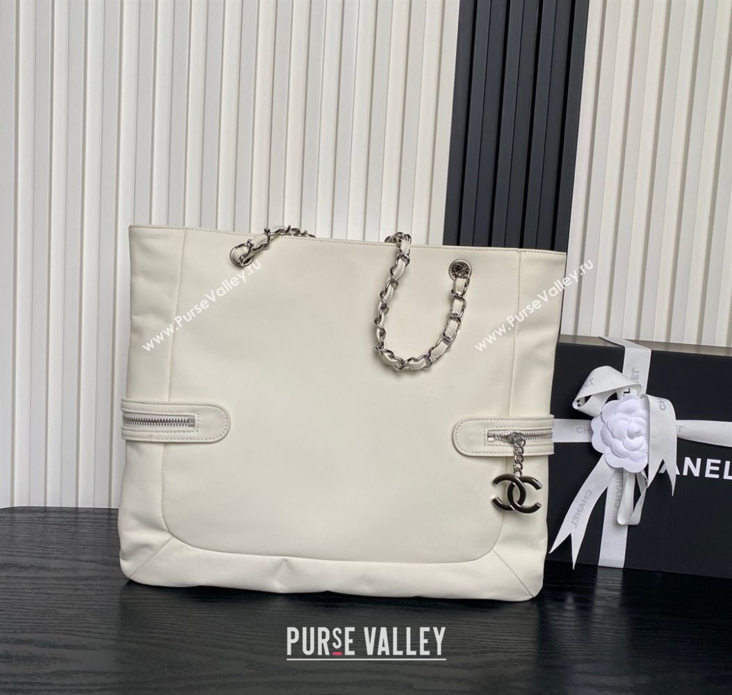 Chanel Printed Leather Vintage Airport Shopping Bag A9901 White/Red 2025 (yezi-251010004)