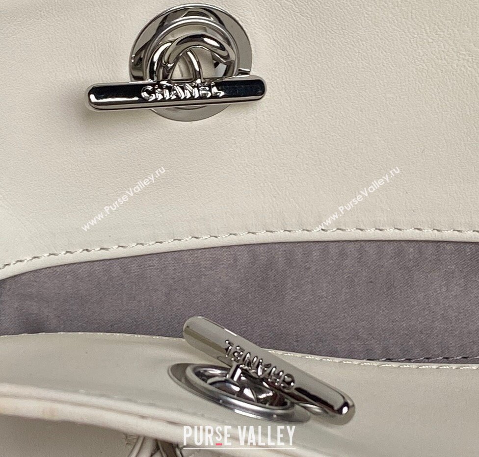 Chanel Printed Leather Vintage Airport Shopping Bag A9901 White/Red 2025 (yezi-251010004)