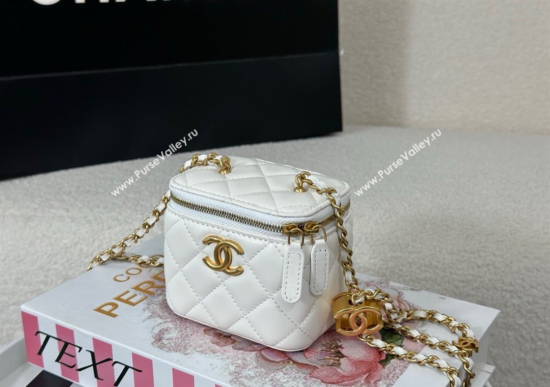 Chanel Lambskin Small Vanity Case with CC Chain White 2025 AP3941 (YM-251011096)