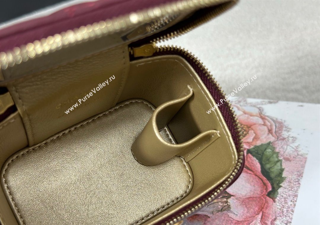 Chanel Lambskin Small Vanity Case with CC Chain Burgundy 2025 AP3941 (YM-251011097)