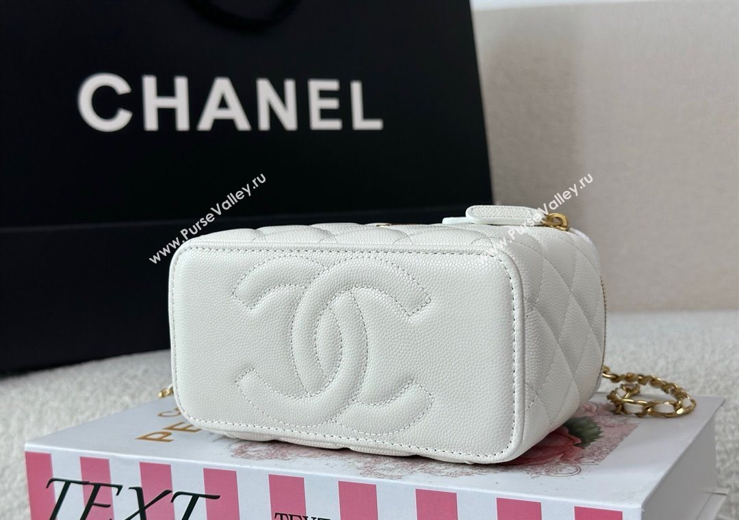 Chanel Grained Shiny Calfskin Long Vanity Case with Chain and Top Handle White 2025 A96161 (YM-251011083)