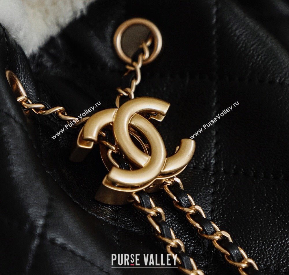 Chanel Quilted Calfskin 25 Small Handbag with Shearling Charm AS5293 Black/Gold 2025 (yezi-251011002)