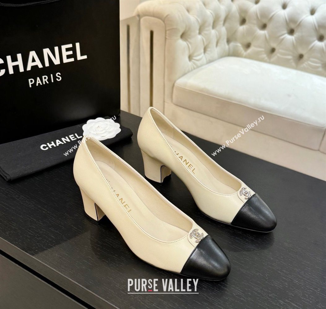 Chanel Lambskin Leather Pumps 6.5cm with CC Tag White 2025 G46441 2 (MD-251103019)