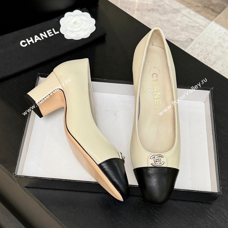 Chanel Lambskin Leather Pumps 6.5cm with CC Tag White 2025 G46441 2 (MD-251103019)