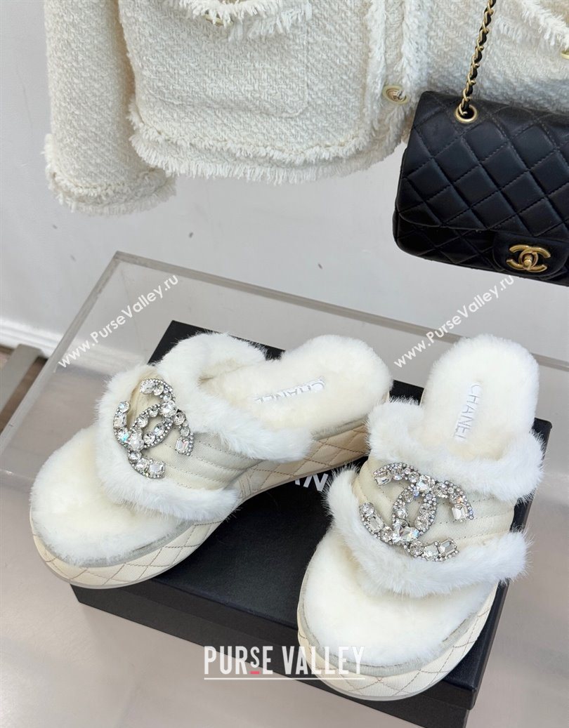 Chanel Fabric and Wool Platform Slides Sandal with Strass CC White 2025 CH110307 (MD-251103090)
