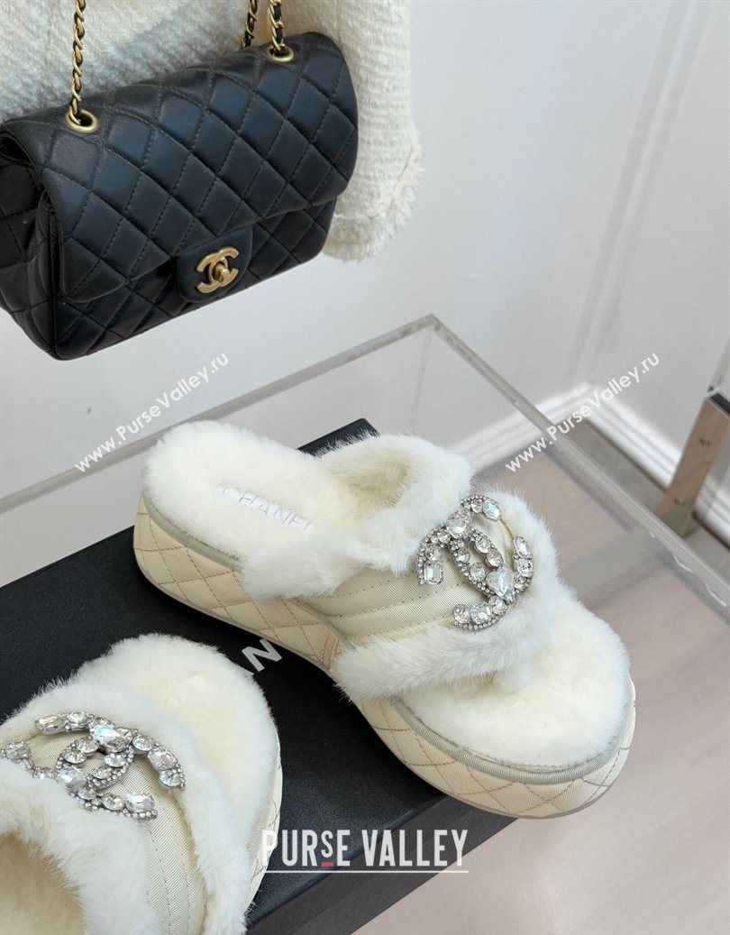 Chanel Fabric and Wool Platform Slides Sandal with Strass CC White 2025 CH110307 (MD-251103090)