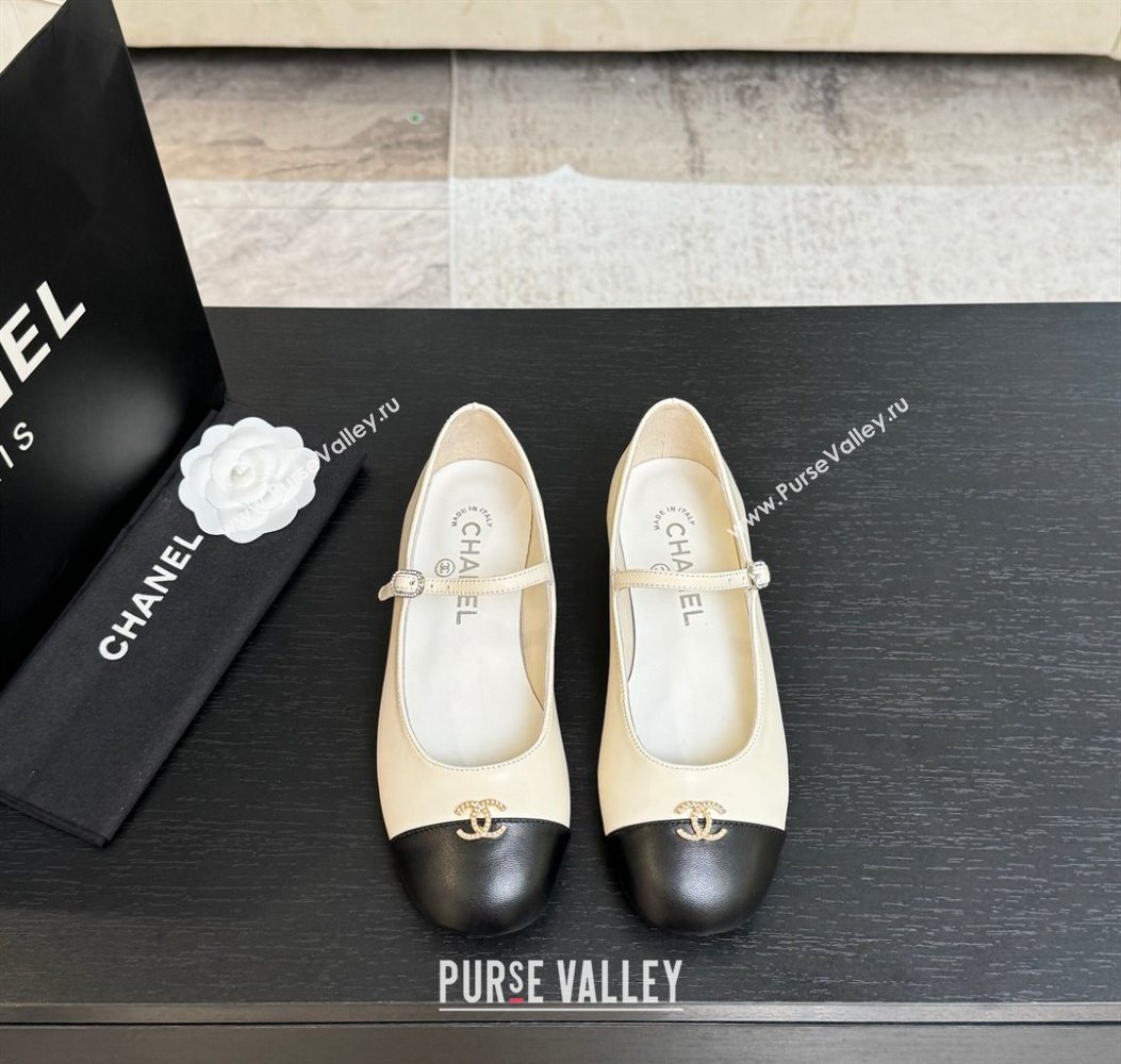 Chanel Lambskin and Calfskin Leather Mary Janes Ballets Flat with Strass CC White 2025 CH110301 (MD-251103011)