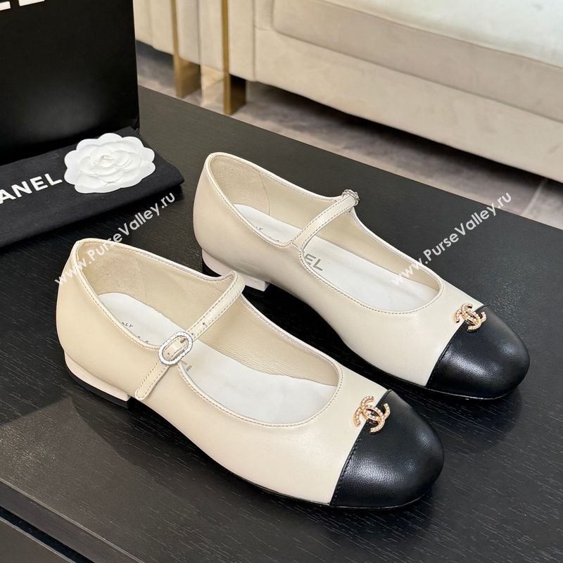 Chanel Lambskin and Calfskin Leather Mary Janes Ballets Flat with Strass CC White 2025 CH110301 (MD-251103011)