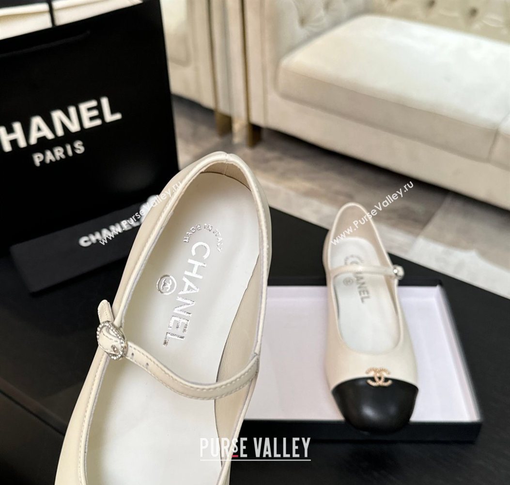 Chanel Lambskin and Calfskin Leather Mary Janes Ballets Flat with Strass CC White 2025 CH110301 (MD-251103011)