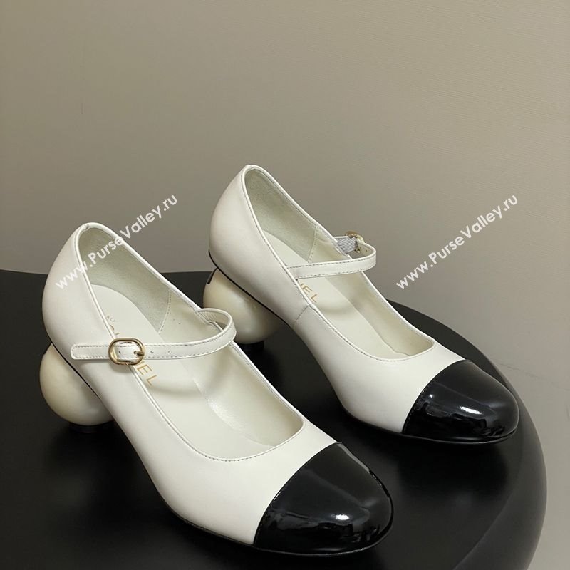 Chanel Lambskin - Patent Calfskin Pearls Mary Janes Pumps 7cm White 2025 G46775 (MD-251103079)