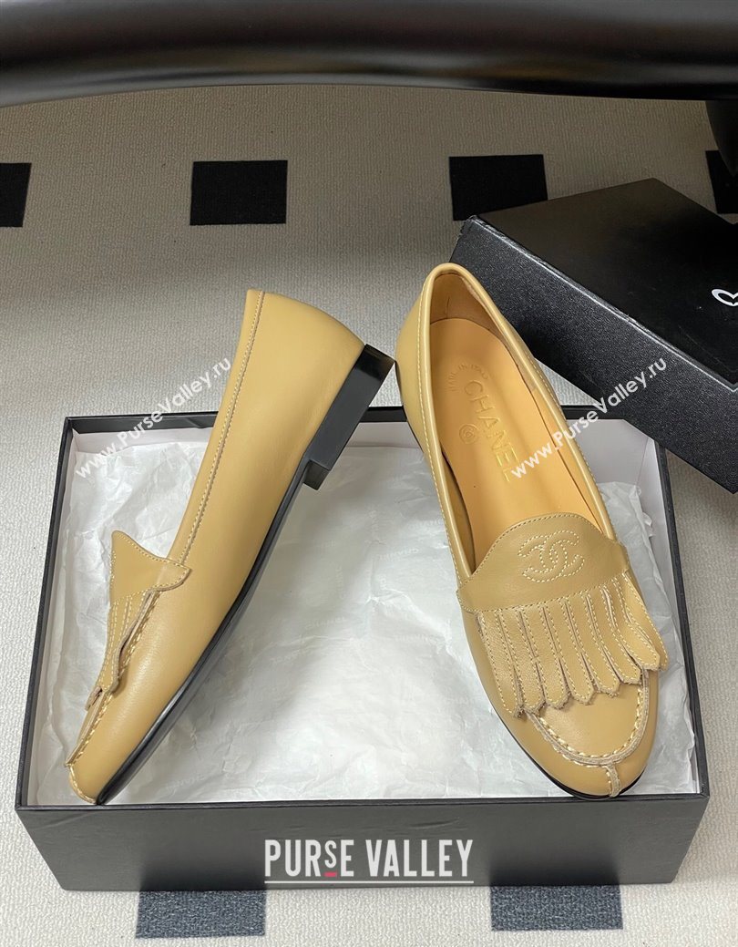 Chanel Calfskin Leather Flat Loafers with Tassel Beige 2025 CH103104 (MD-251031110)