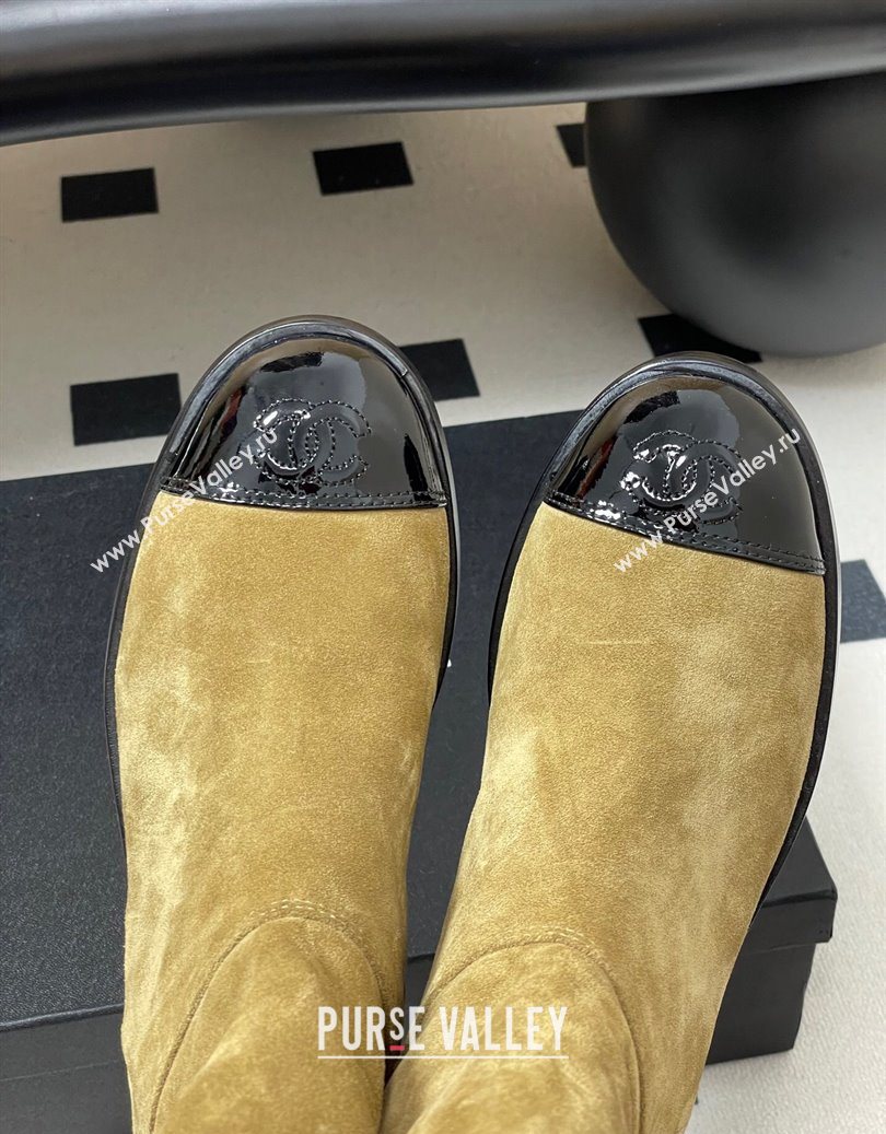 Chanel Suede and Patent Leather Flat Ankle Boots 3.5cm with Chain Beige 2025 CH110403 (MD-251104031)
