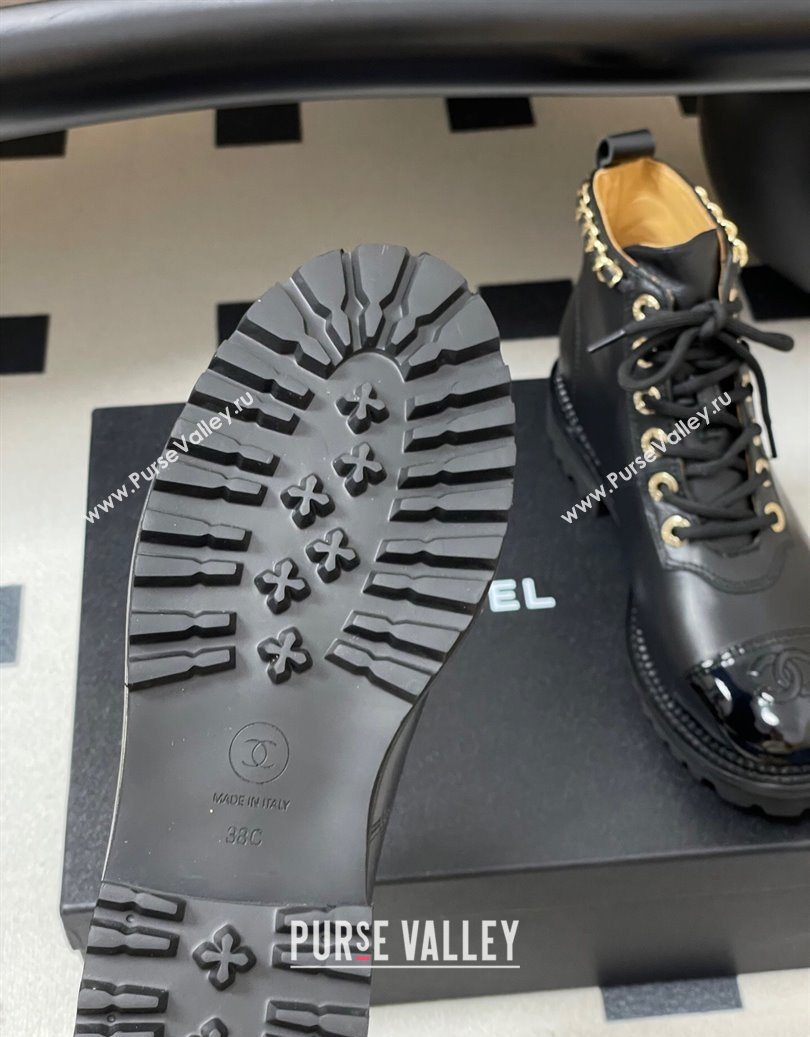Chanel Calfskin and Patent Leather Laced-up Ankle Boots 3.5cm with Chain Black 2025 CH110404 (MD-251104033)