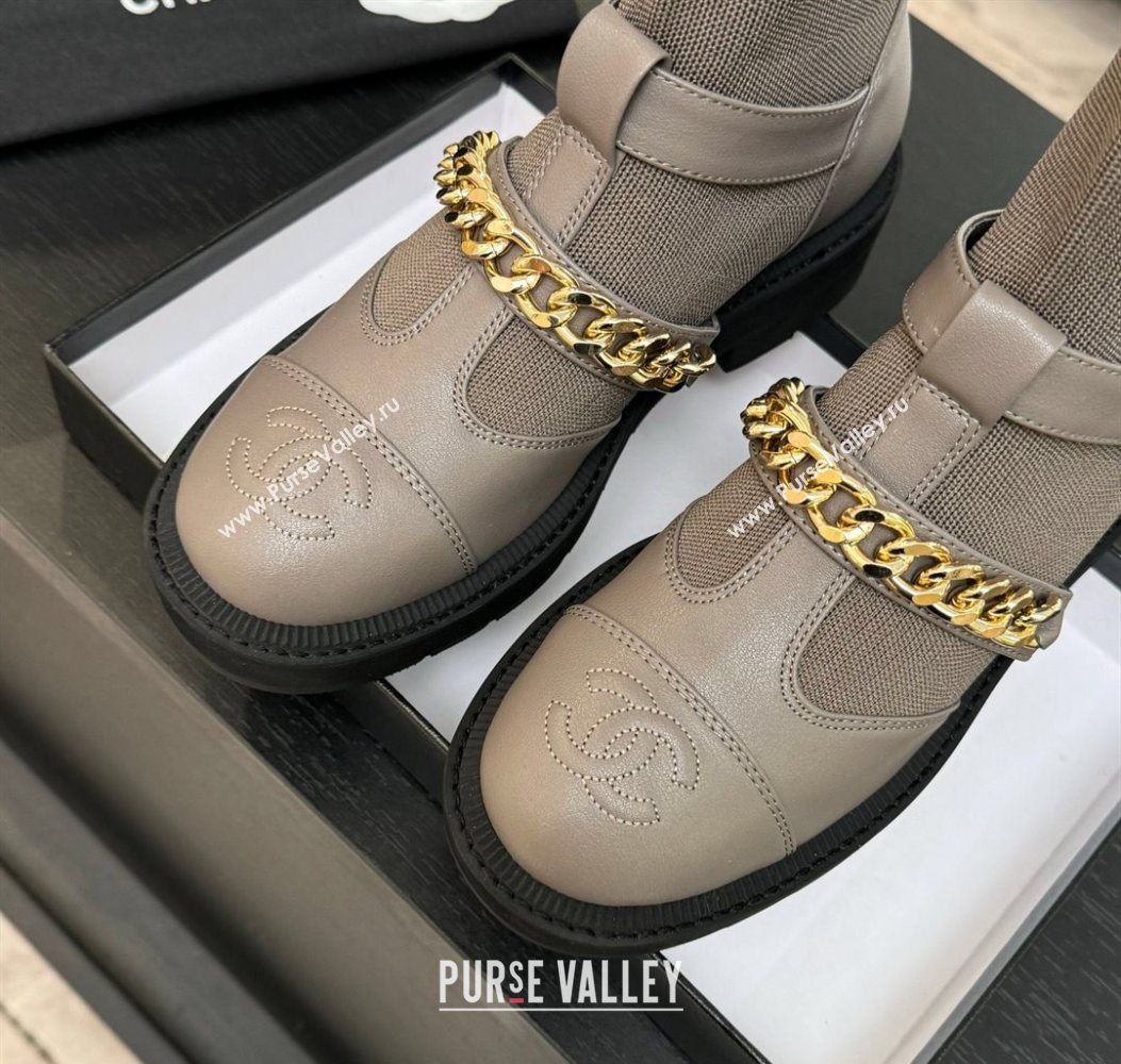 Chanel Knit Calfskin Leather Ankle Boots with Chain Grey 2025 CH110406 (MD-251104041)