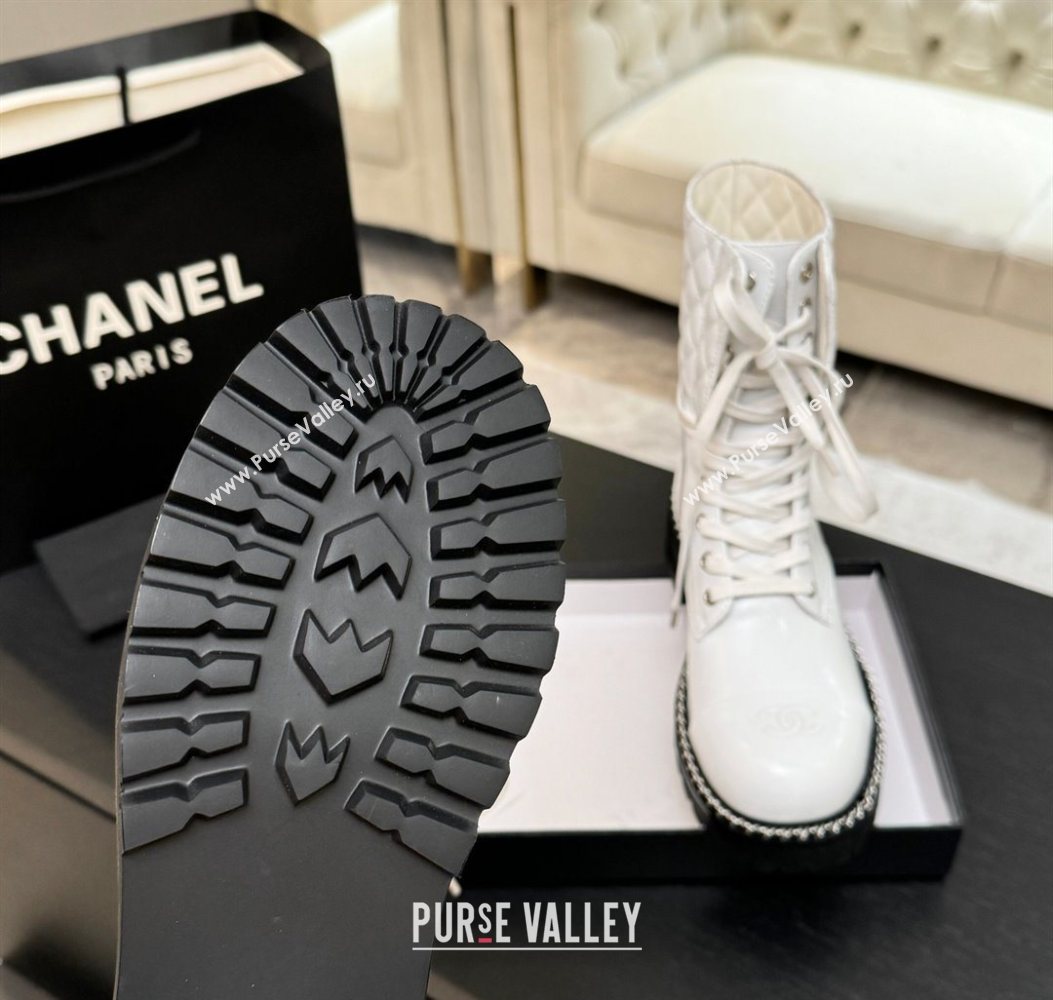 Chanel Lambskin and Quilted Leather Laced-up Ankle Boots 5cm with Chain White 2025 CH11030320 (MD-251103139)