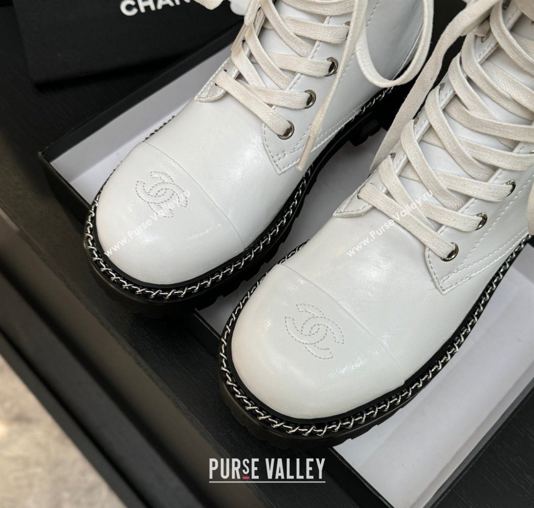 Chanel Lambskin and Quilted Leather Laced-up Ankle Boots 5cm with Chain White 2025 CH11030320 (MD-251103139)