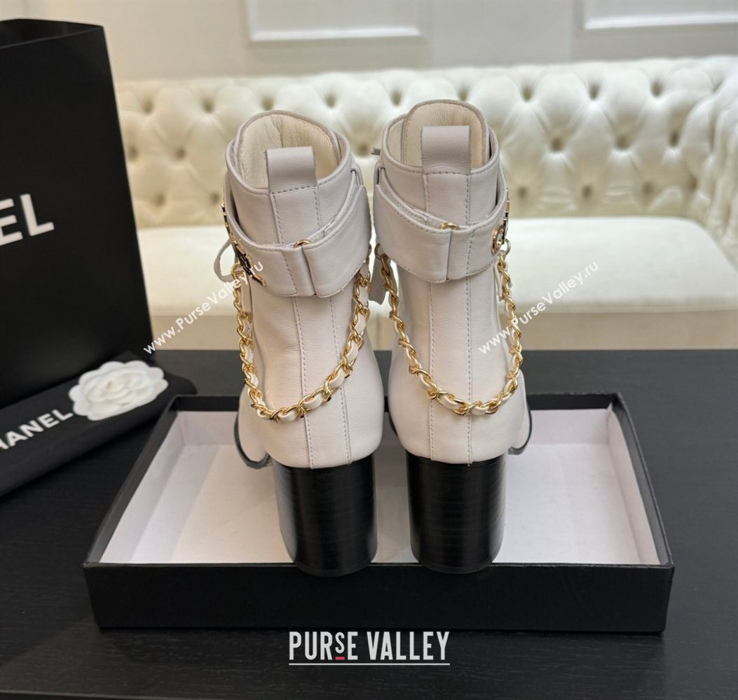 Chanel Calfskin Leather Laced-up Ankle Boots with Chain White 2025 CH11030321 (MD-251103141)