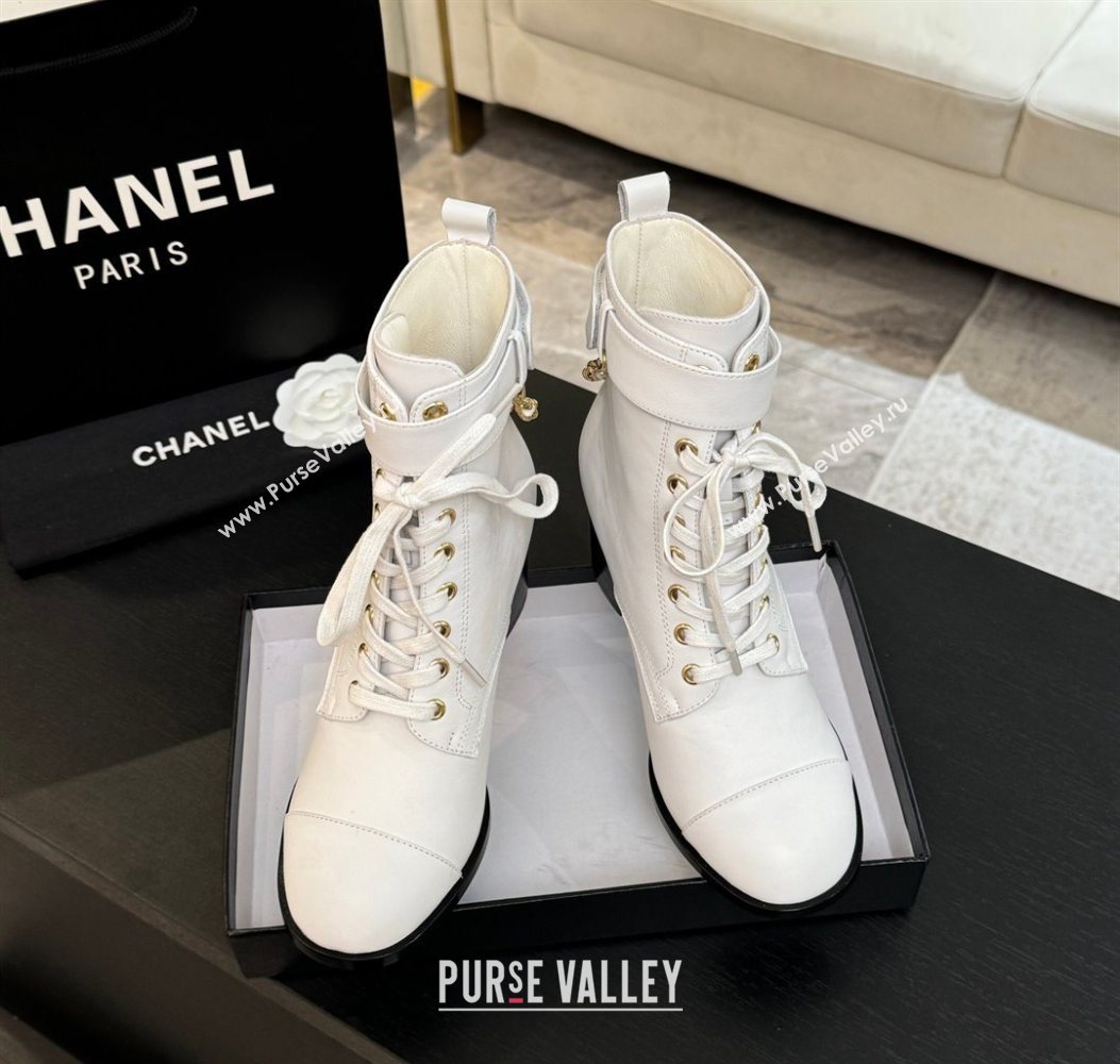 Chanel Calfskin Leather Laced-up Ankle Boots with Chain White 2025 CH11030321 (MD-251103141)