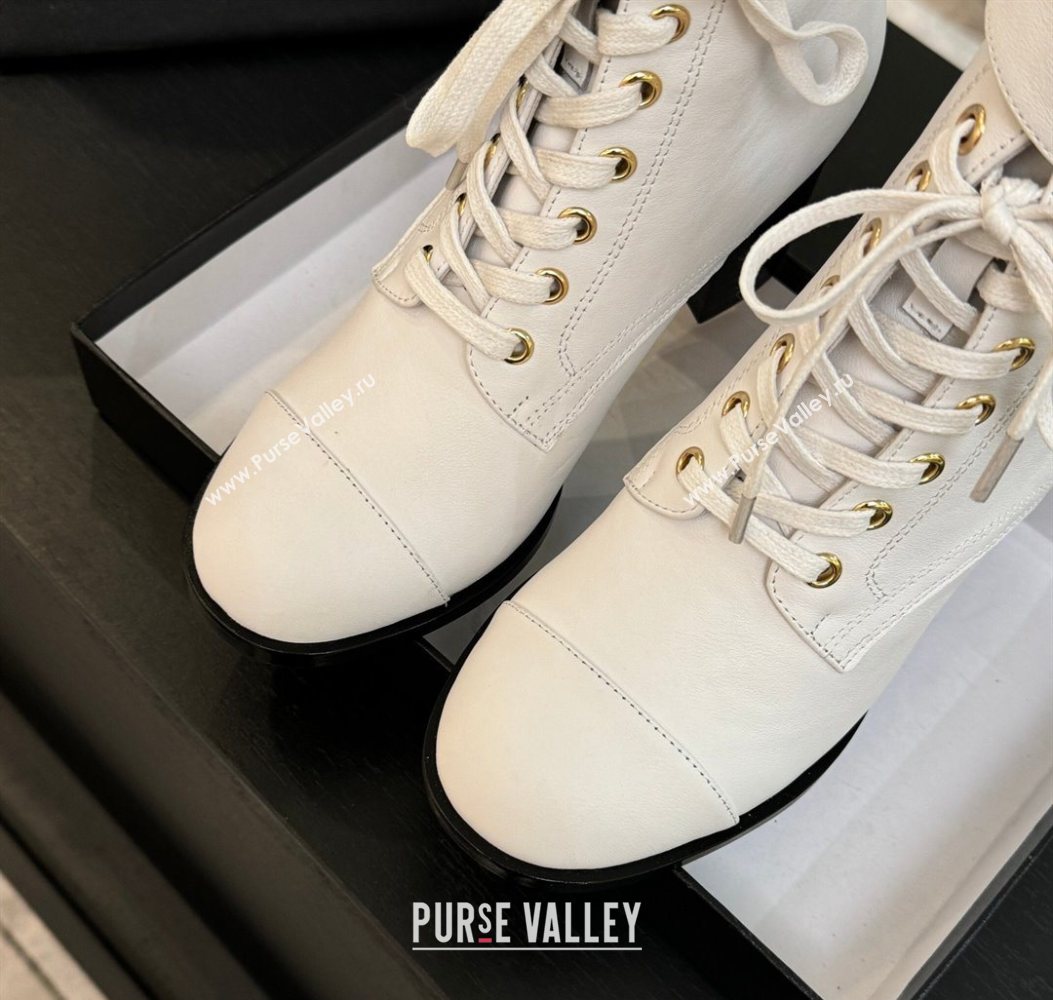 Chanel Calfskin Leather Laced-up Ankle Boots with Chain White 2025 CH11030321 (MD-251103141)