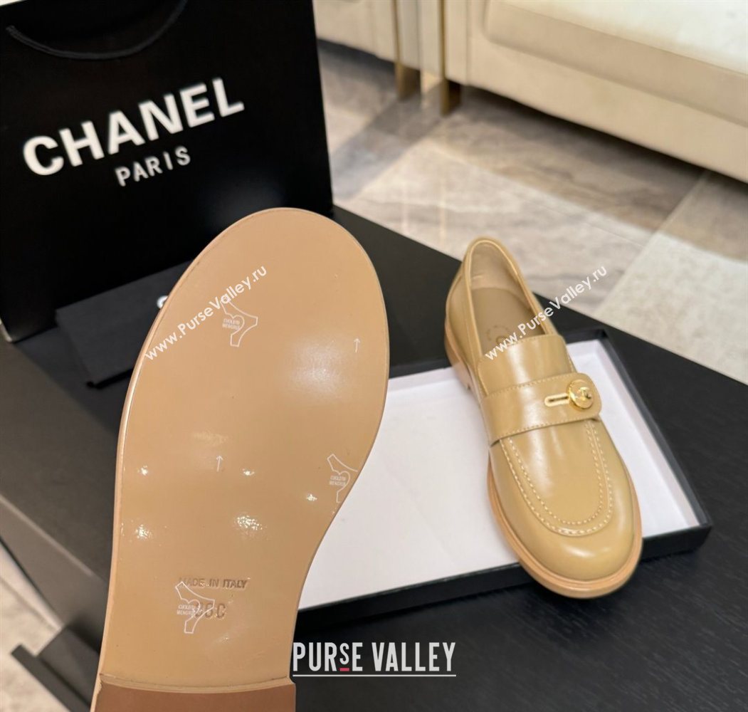 Chanel Shiny Calfskin Loafers with Button Strap Beige 2025 G46796 (MD-251031091)