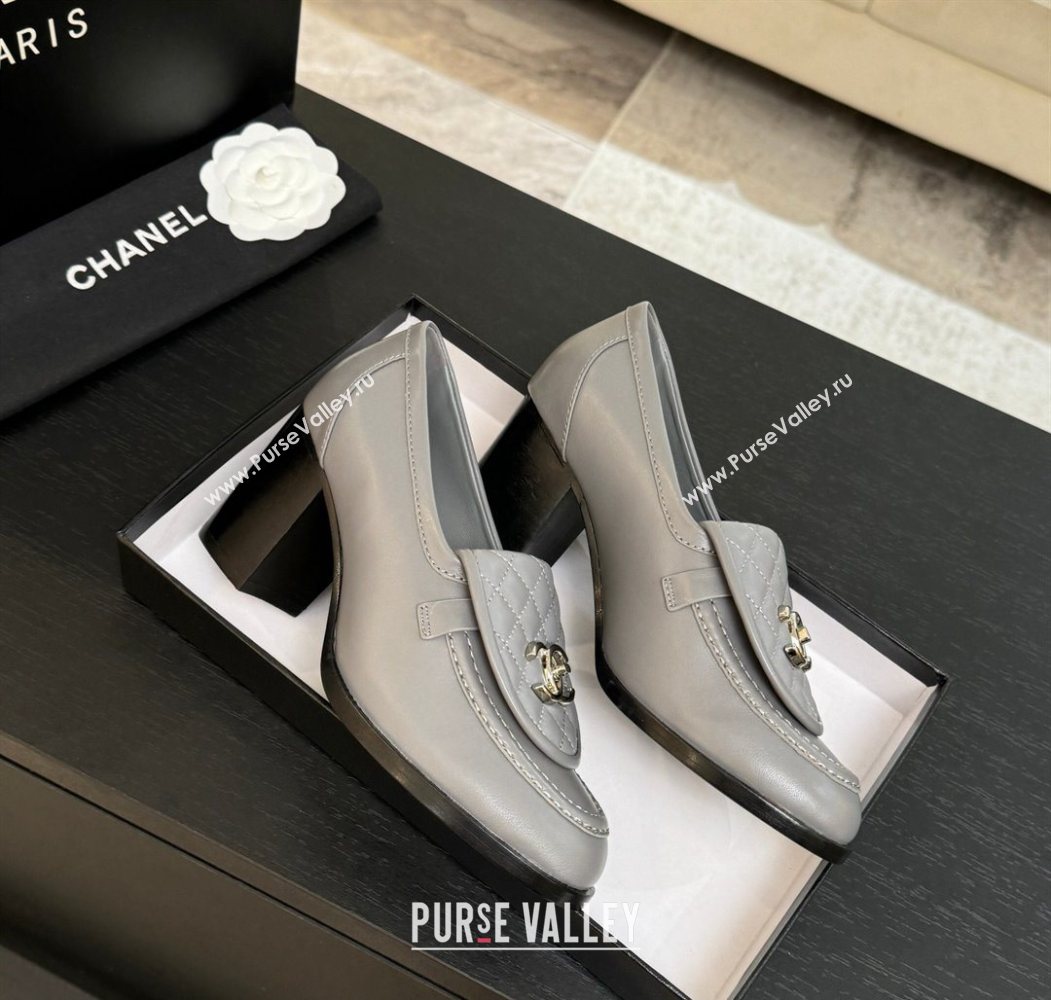 Chanel Lambskin Leather Pumps with CC Foldover Light Grey 2025 G46692 (MD-251031118)