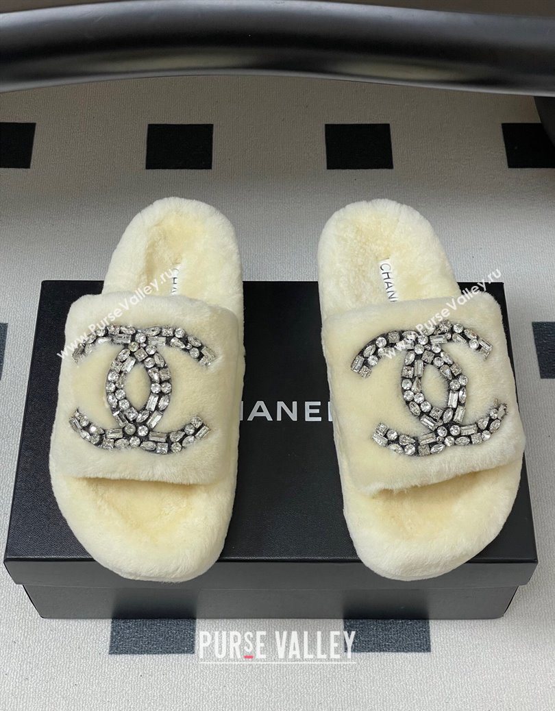 Chanel Wool Platform Slides Sandal with Strass CC White 2025 CH110305 (MD-251103082)