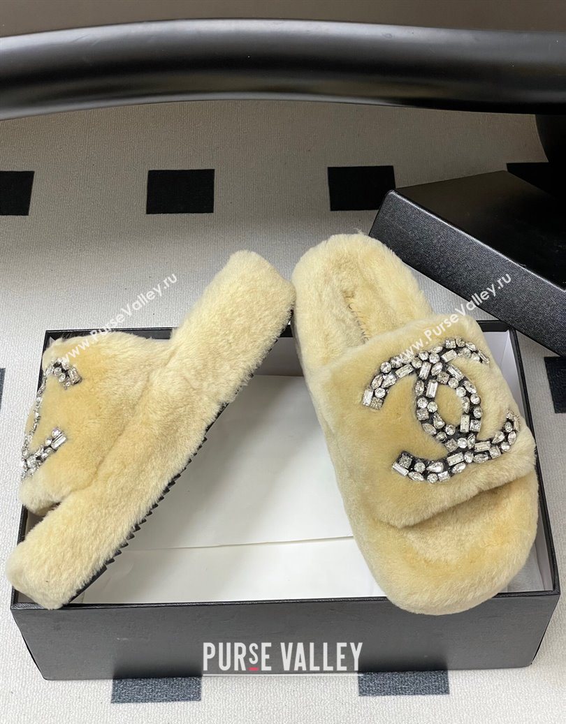 Chanel Wool Platform Slides Sandal with Strass CC Beige 2025 CH110305 (MD-251103084)