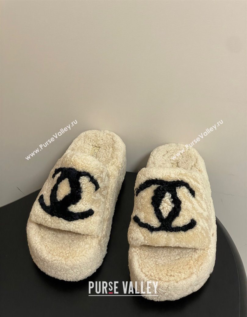 Chanel Wool Platform Slides Sandal with Maxi CC Beige 2025 CH110306 (MD-251103087)