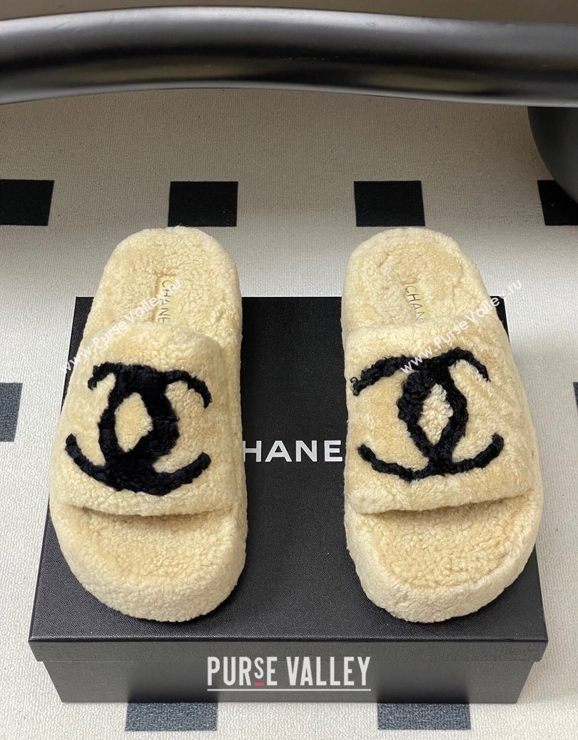 Chanel Wool Platform Slides Sandal with Maxi CC Beige 2025 CH110306 (MD-251103087)
