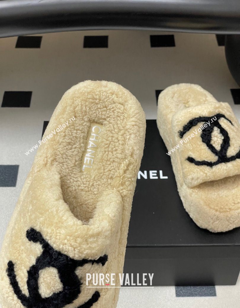 Chanel Wool Platform Slides Sandal with Maxi CC Beige 2025 CH110306 (MD-251103087)