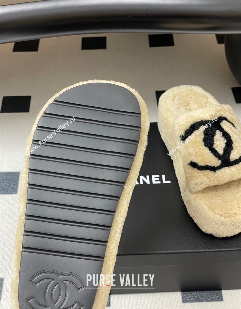 Chanel Wool Platform Slides Sandal with Maxi CC Beige 2025 CH110306 (MD-251103087)