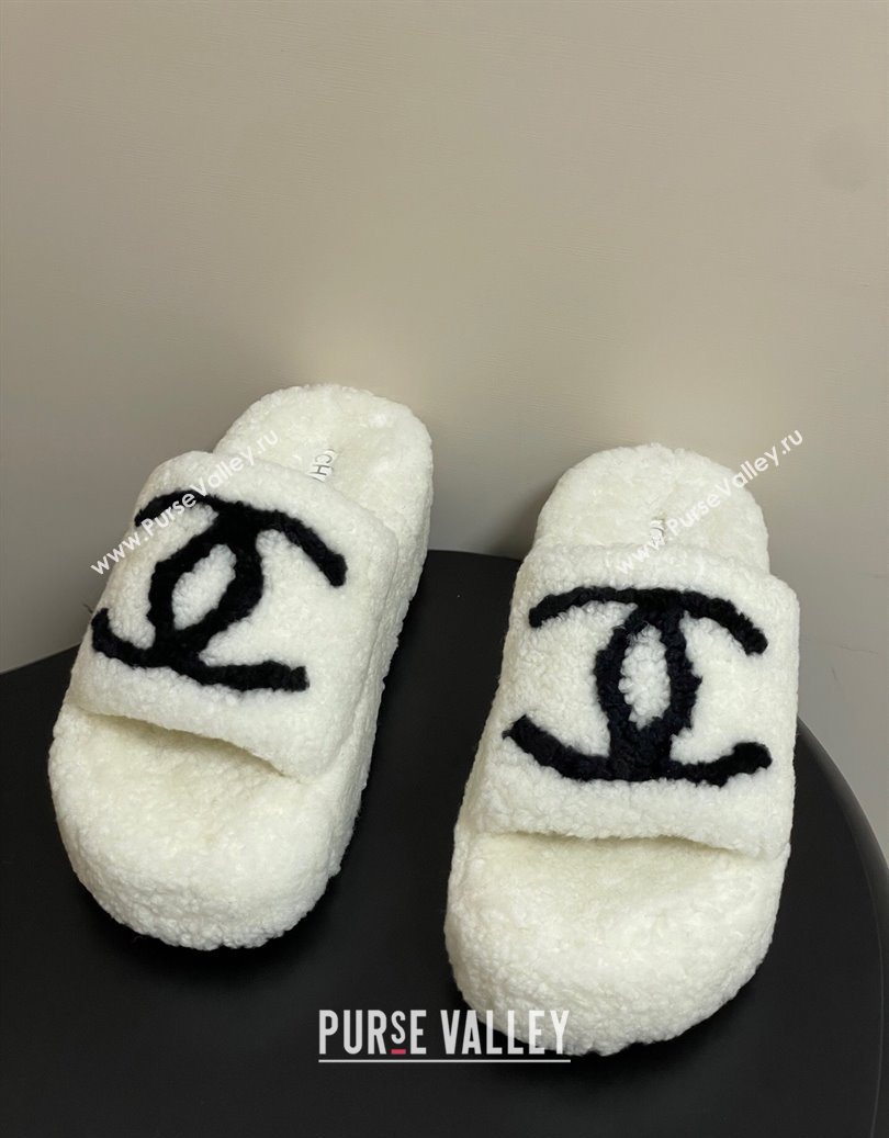 Chanel Wool Platform Slides Sandal with Maxi CC White 2025 CH110306 (MD-251103088)