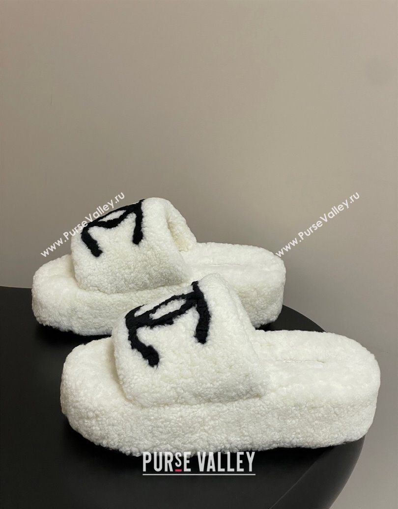 Chanel Wool Platform Slides Sandal with Maxi CC White 2025 CH110306 (MD-251103088)