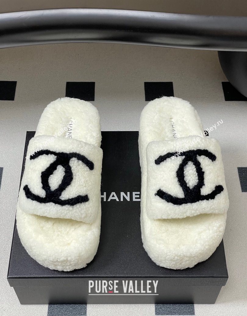 Chanel Wool Platform Slides Sandal with Maxi CC White 2025 CH110306 (MD-251103088)