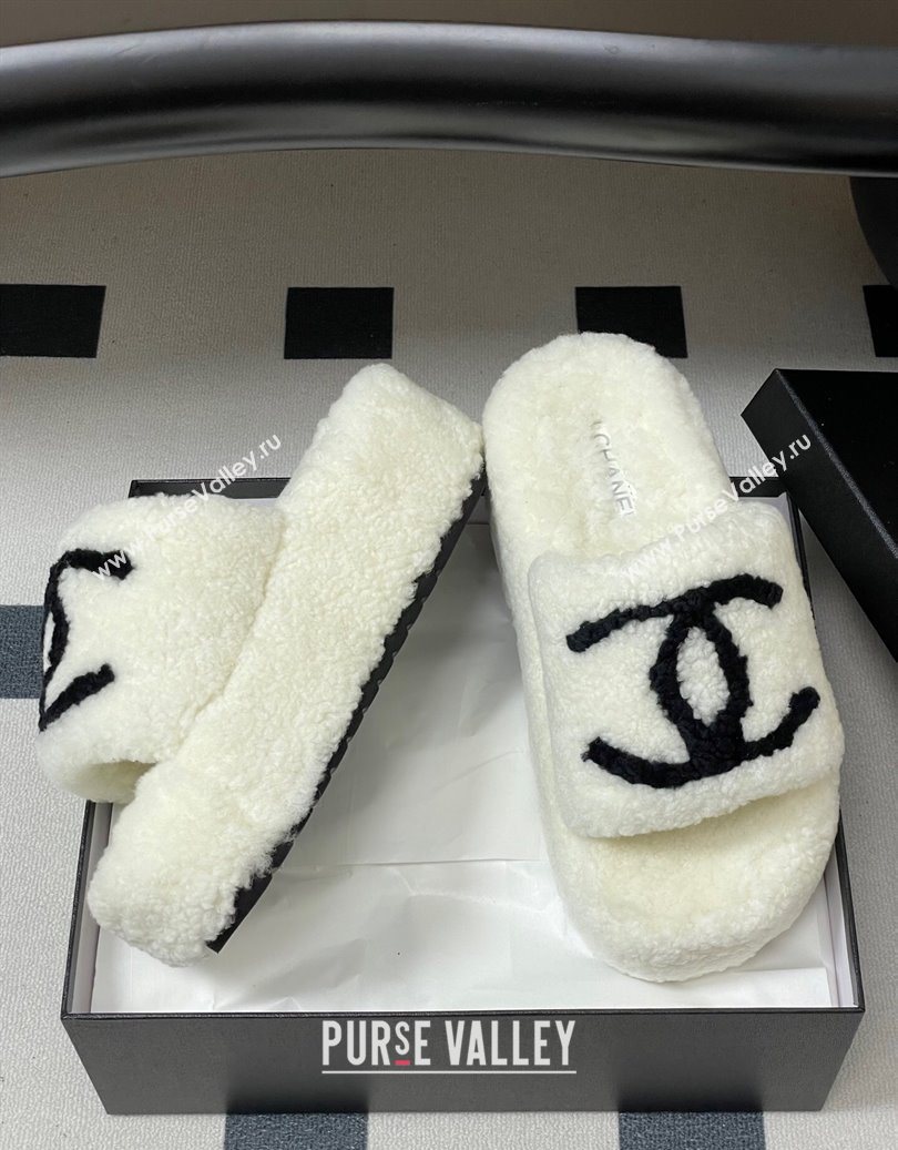 Chanel Wool Platform Slides Sandal with Maxi CC White 2025 CH110306 (MD-251103088)