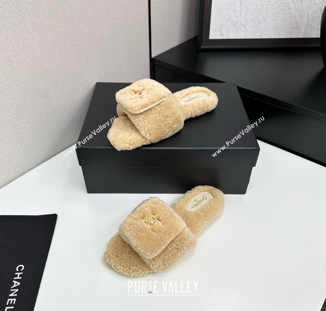 Chanel Shearling Wool Flat Slides Sandal with Foldover Beige 2025 CH103106 (MD-251031126)
