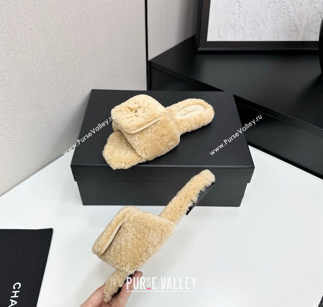 Chanel Shearling Wool Flat Slides Sandal with Foldover Beige 2025 CH103106 (MD-251031126)