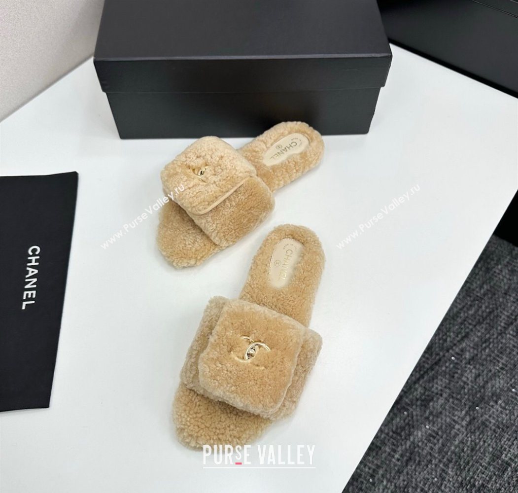 Chanel Shearling Wool Flat Slides Sandal with Foldover Beige 2025 CH103106 (MD-251031126)