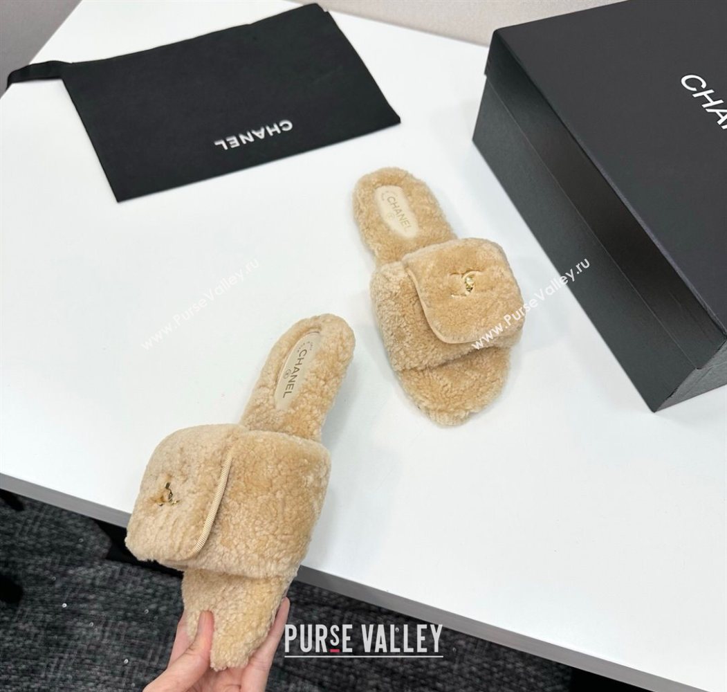 Chanel Shearling Wool Flat Slides Sandal with Foldover Beige 2025 CH103106 (MD-251031126)